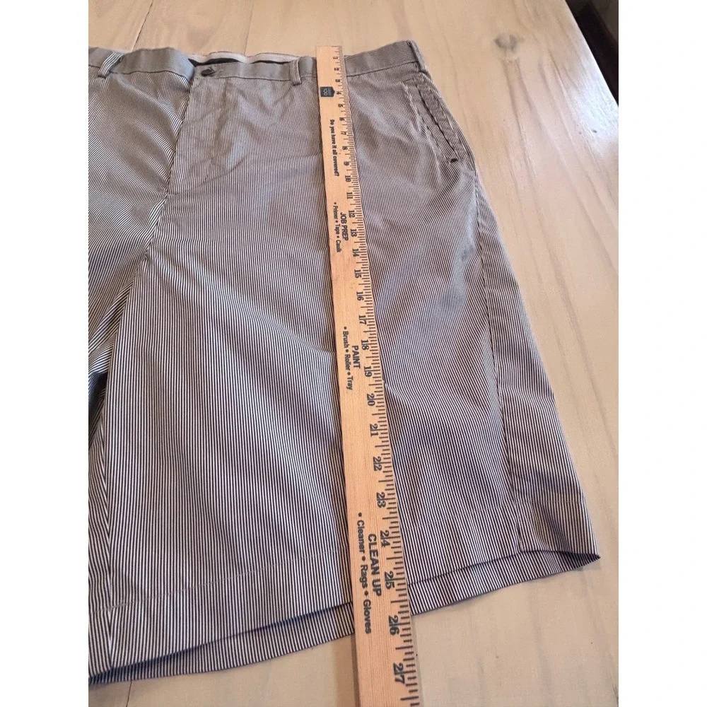Callaway Mens Golf Shorts Blue White Striped Size 44 XXL Gripper Waistband